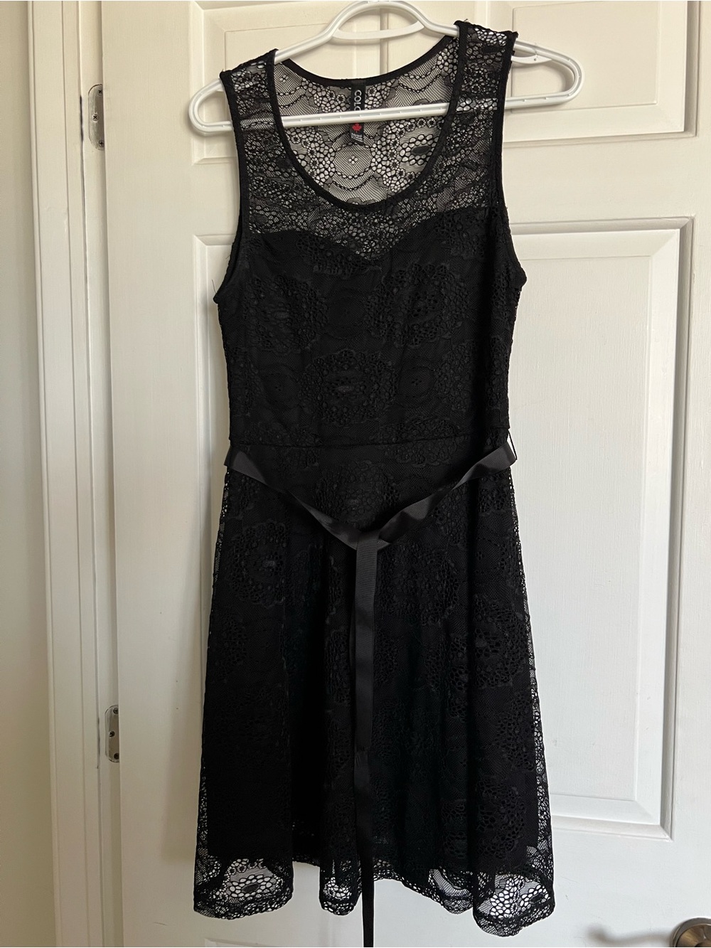 Sleeveless Black Lace Mini Dress with Satin Ribbon Waist
